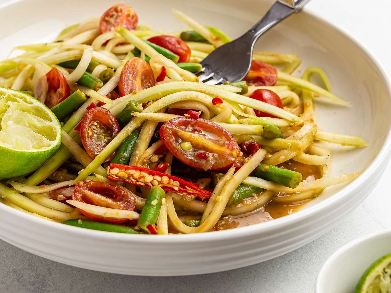 types of healthy salads: Green Papaya Salad