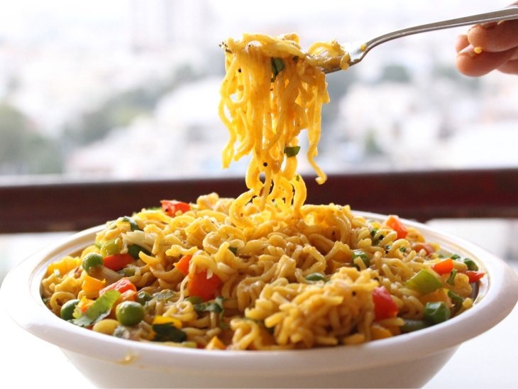 Street Style Maggi Noodles Recipe in India 