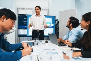 project manager communicate collaborate