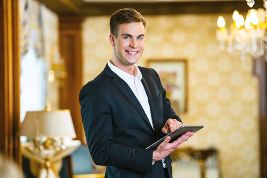 What Is Hotel Management?