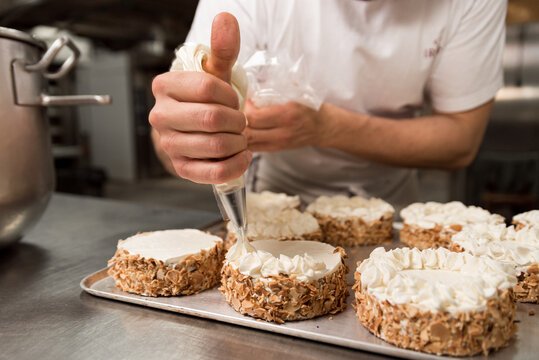 Pastry/Bakery Commis Chef