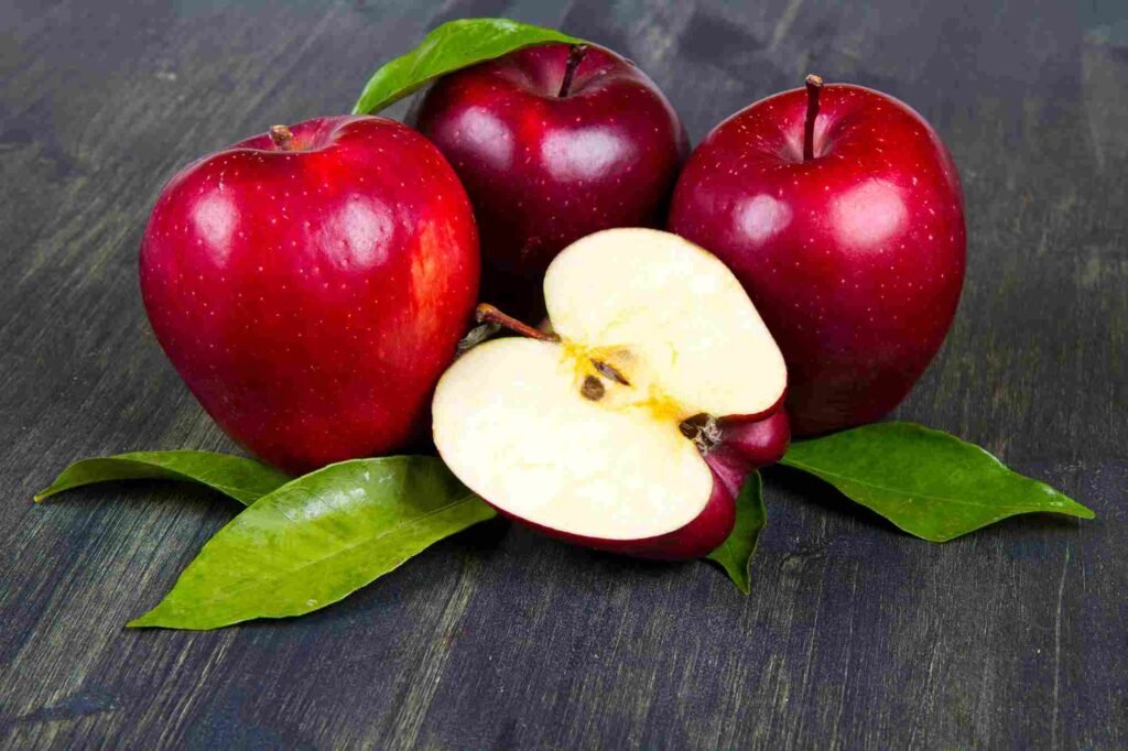 Apple – Fiber-Rich Detox Food