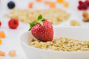 bowl of Oats with stoberry